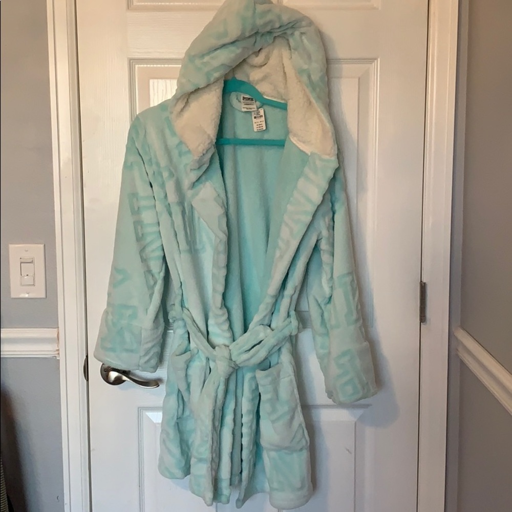 NWT PINK Victoria’s Secret Robe